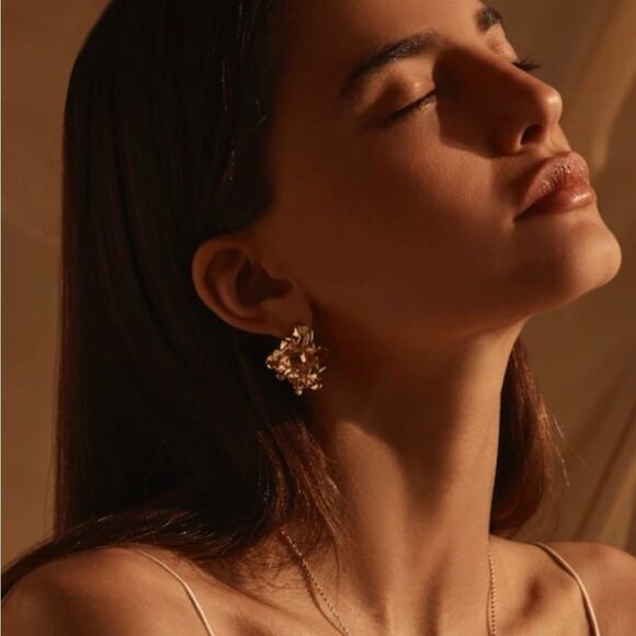 NET 229.00 AMBER SCEATS
Reese Earrings
Anthropologie - Picture 1 of 3